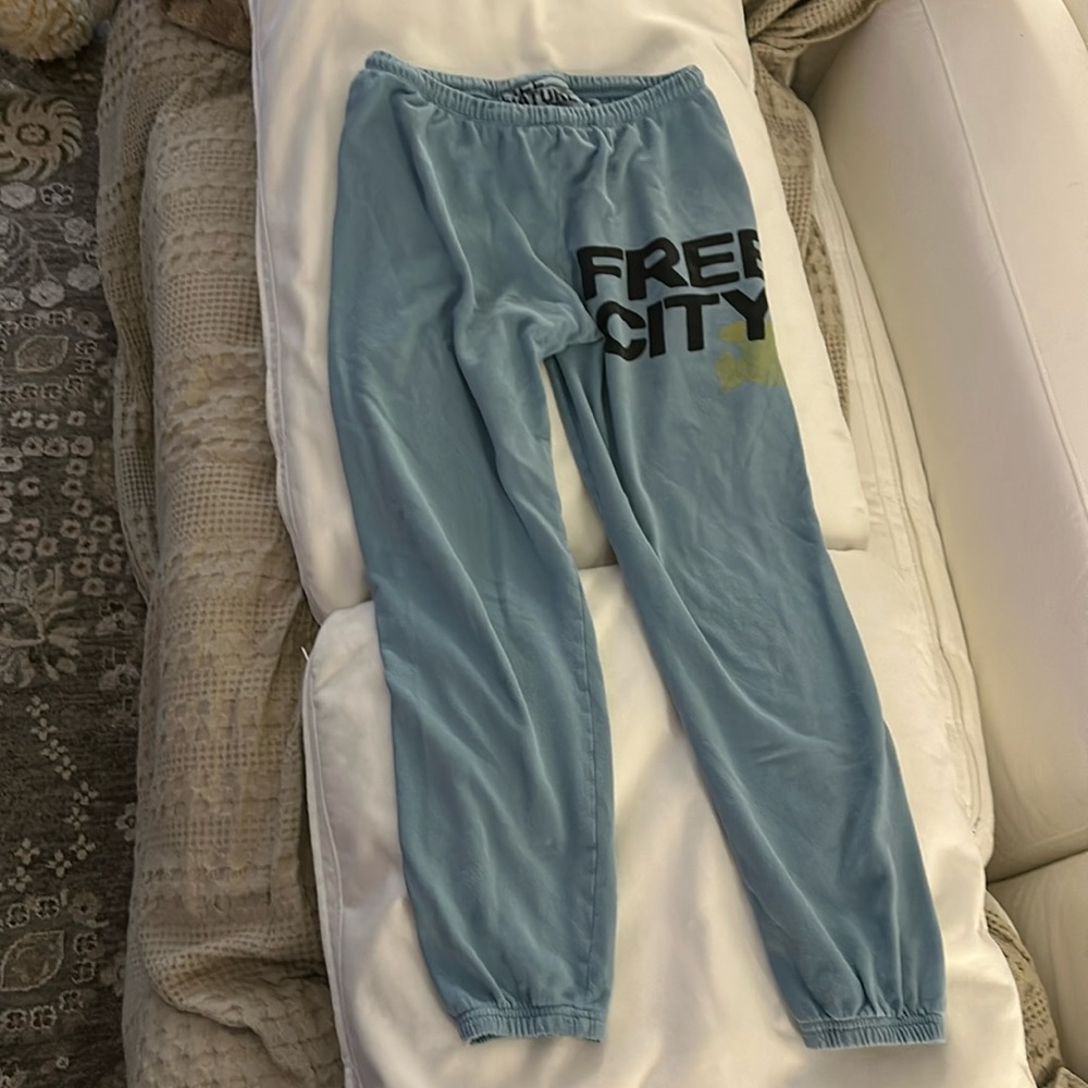 Free city sweatpants, size small